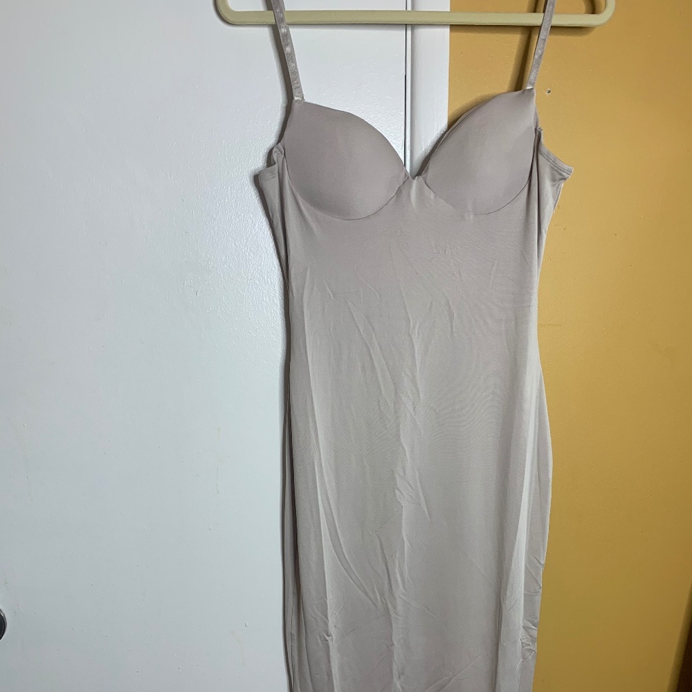 Nude stretch dress